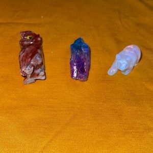 Misc carved gem stone & animals. Owl, rainbow stone and a cute polar bear.